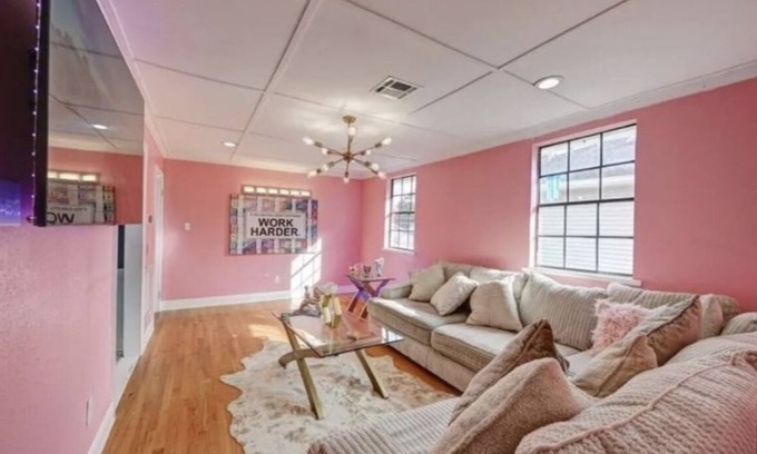 New Orleans Casa | Luxe Lakeview New Orleans Townhome