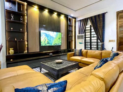 Somolu Casa | Luxe Lekki Retreat