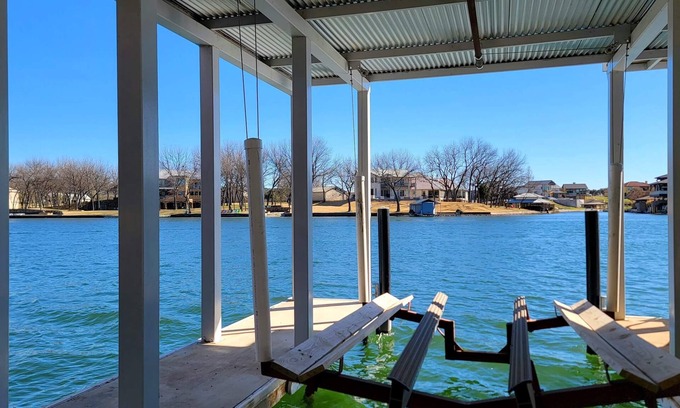 Kingsland Casa | Nuevo listado: alquiler de lujo con piscina, jacuzzi, tobogán acuático, elevador de botes de servicio pesado