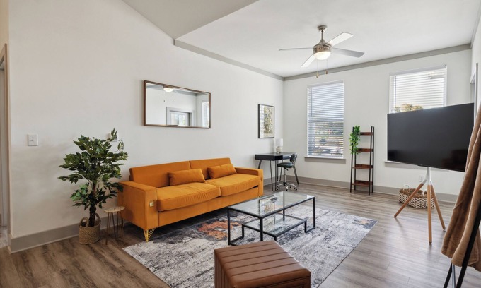 Farragut Apartamento | Luxe Living in Knoxville! Overlook at Farragut| Pool| Parking