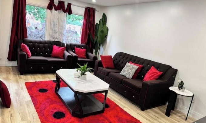 Rosemount Casa | Luxe Living | Prime Location