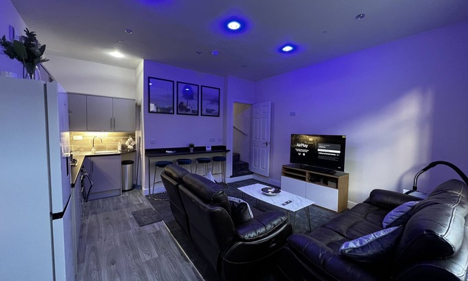 Bradford Casa | Luxe Loft Living: A Home Away From Home