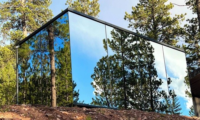 Deadwood Casa | Luxe Mirror Cabin by REFLECT+RECONNECT / / Hot Tub
