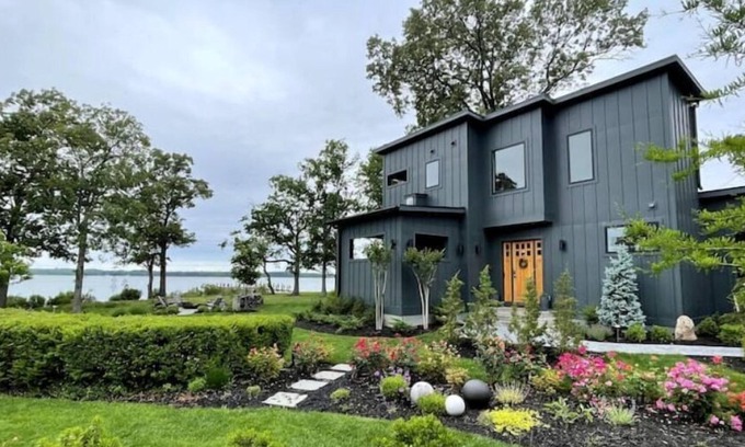 Shady Side Casa | Luxe Modern Chesapeake Waterfront Oasis