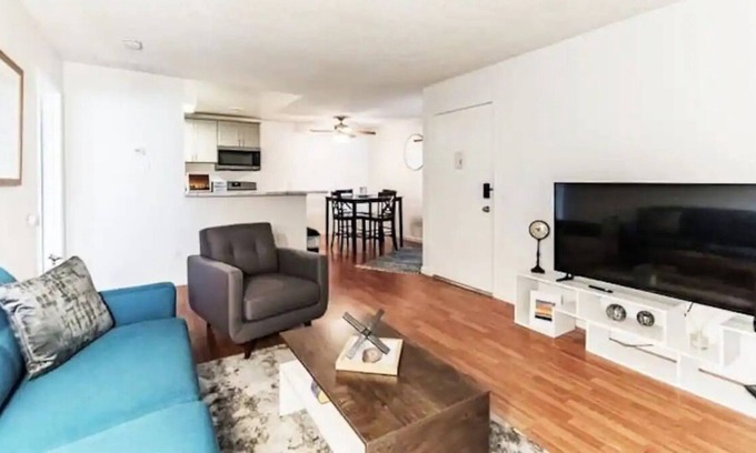Redlands Apartamento | Luxe Modern Getaway in the Heart of Redlands! (CDC Safe)