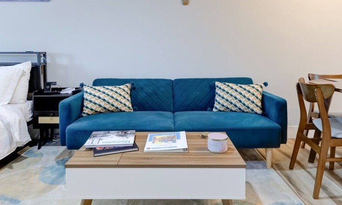 Downtown Memphis Apartamento | Luxe Modern loft w/King Bed, Free Parking & Wi-Fi