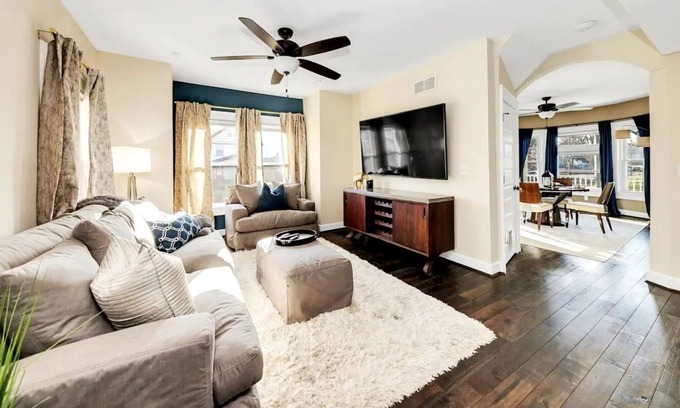 Norwood Casa | Luxe Modern & Private Home in Heart of Cincinnati!