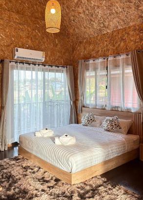 K. Phu Pieng Cama Y Desayuno | Luxe Nan Terrace View King Room