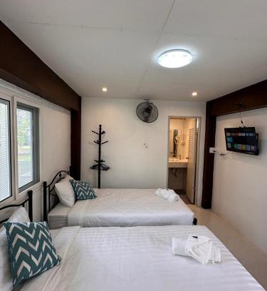 K. Phu Pieng Cama Y Desayuno | Luxe Nan Twin Bed Room
