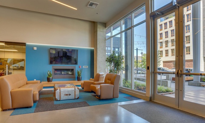 Uptown Condominio | Espacios compartidos espaciosos y ubicación increíble para explorar NW PDX! Ideal para parejas!