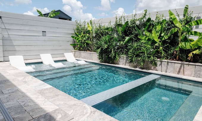 Faubourg Lafayette Hotel | Luxe New Unit With Heated Pool & Hot Tub