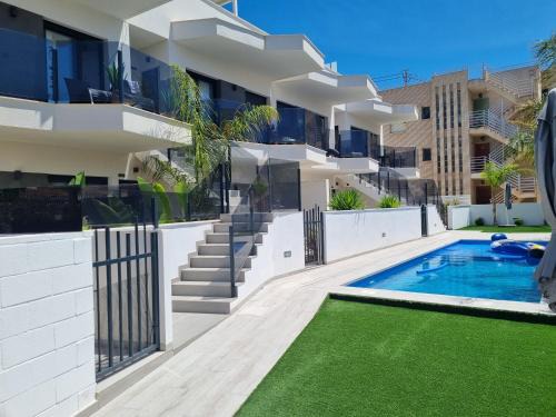 Santiago de la Ribera Apartamento | Luxe nieuwbouw appartement op 50m van de zee