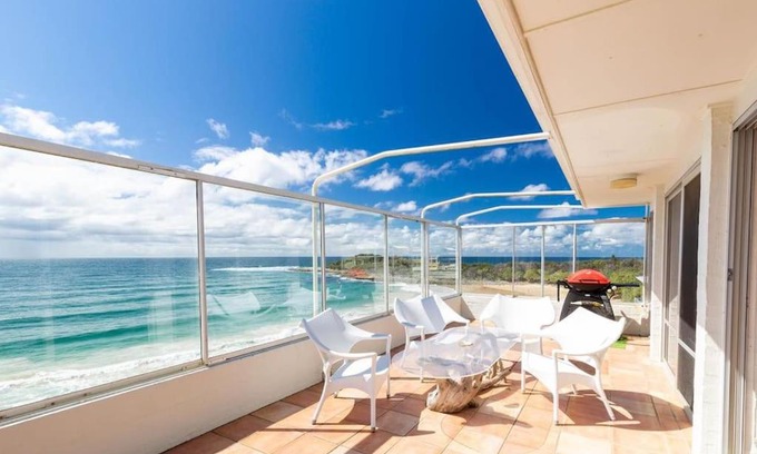 Yamba Casa | Luxe Oceanfront Penthouse! Yamba's best Suncrest 5