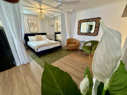 Edge Hill Apartamento | Luxe Palm Studio Villa - In the heart of Edge Hill