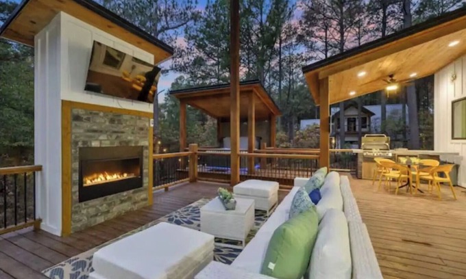 Pickens Chalet De Esquí | LUXE Privacy at Gorgeous Broken Bow Cabin Home