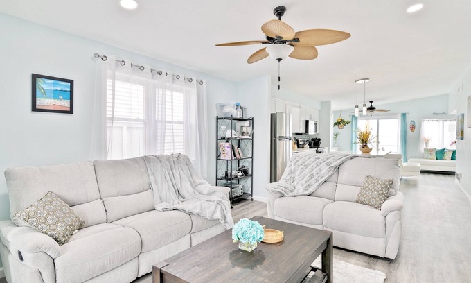 Hancocks Bridge Casa | Luxe Private Beachfront Retreat on Delaware River!