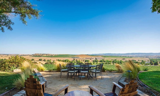 San Miguel Casa | Luxe Ranch with Hot Tub & Awesome Views of Vineyards and Horse Pastures.
