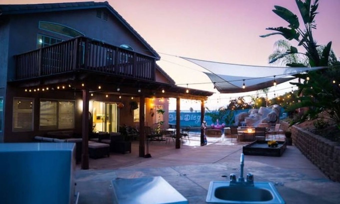 El Cajon Casa | Luxe Resort Style Home Stunning 8 Beds with Pool