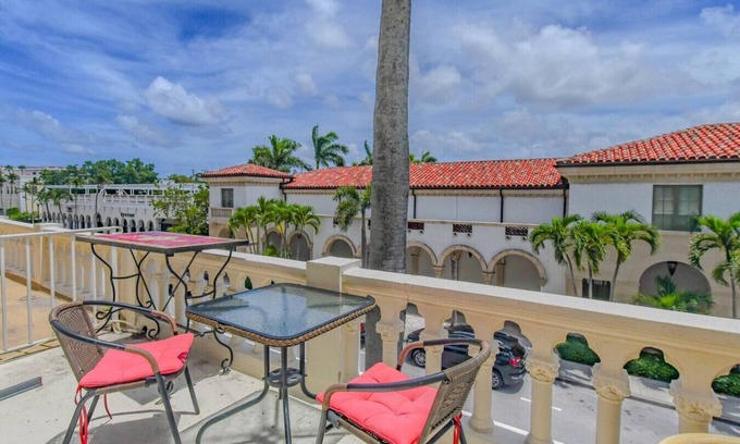 Palm Beach - West Palm Beach Apartamento | Luxe Retreat w/Private Terrace