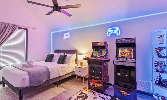 Pittsburgh Casa | Luxe Retreat with Arcades + Board Games in downtown Atlanta