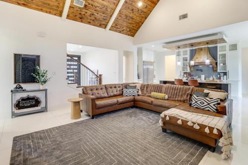 Waxahachie Casa | Luxe Retreat with Patio and Fenced Yard in Waxahachie!