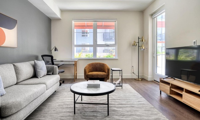 Central San Mateo Apartamento | Luxe San Mateo 1BR w/ Gym, Roof Deck & W/D, near Caltrain, by Blueground