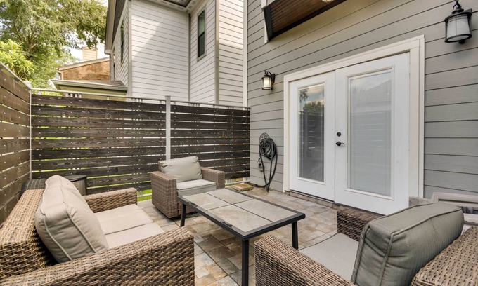 Briarforest Casa | Luxe Southwest Houston Home w/ Balconies & Patio!