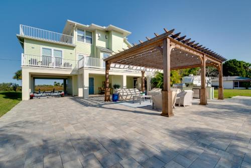 Spring Hill Casa | Luxe Spring Hill Home with Patio and Dock!
