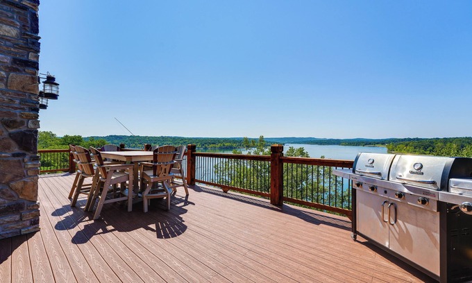 Lampe Casa | ¡NUEVO! Inicio con terrazas y acceso a la piscina en Table Rock Lake
