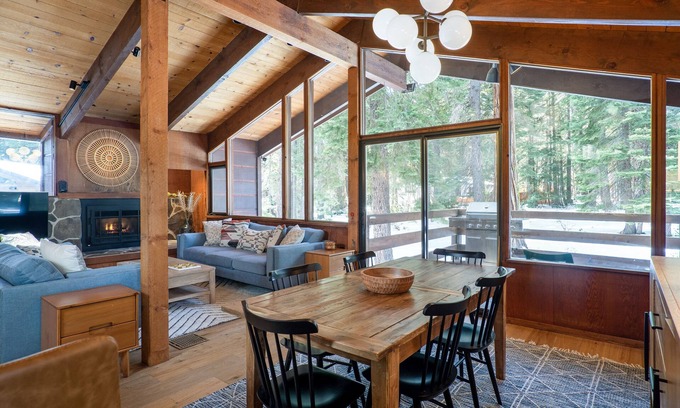 Tahoe Woods Cabina | Luxe Tahoe Cabin - Midcentury Modern CLOSE to Lake, Palisades, Edge of Forest