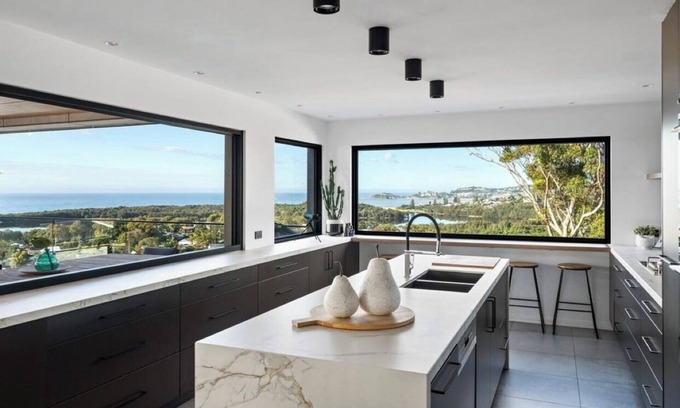 Wamberal Casa | Luxe Terrigal Beach ocean view
