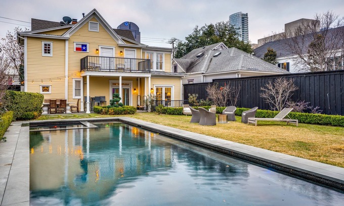 Uptown Casa | ★ Luxe Thomas Mansion ★ | hot tub, pool, fire pit!