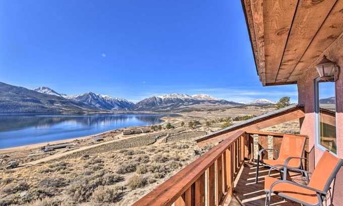 Twin Lakes Casa | Luxe Twin Lakes House w/ Mountain & Lake Views!