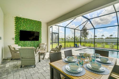 Venice Casa | Luxe Venice Gem with Outdoor Pool and Hot Tub