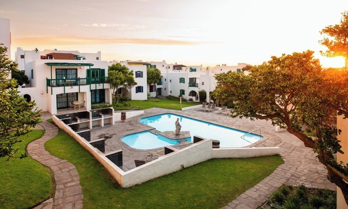 Mykonos Apartamento | Luxe Waterfront Escape | Pool | Patio