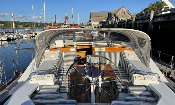 Annapolis Alquiler De Eote | Luxe Waterfront Yacht: Pool/Kayak/SUP/Tube on Bay, Owner's Suite, Mins from town