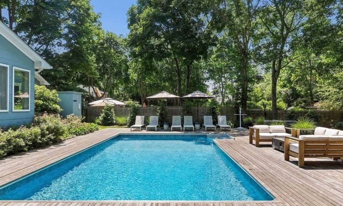 Westhampton Beach Casa | Luxe Westhampton Beach Home w/ Pool & Hot Tub