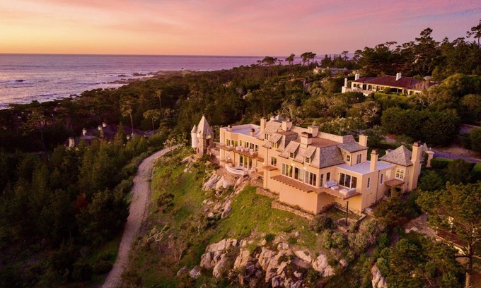 Pebble Beach Casa | Luxe1 panoramic Pebble Estate