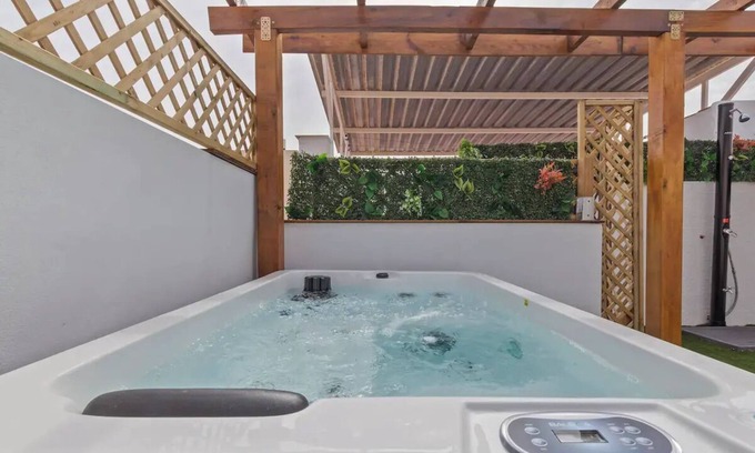 Playas del Palo Apartamento | Luxer Holidays - Estudio "Garden"