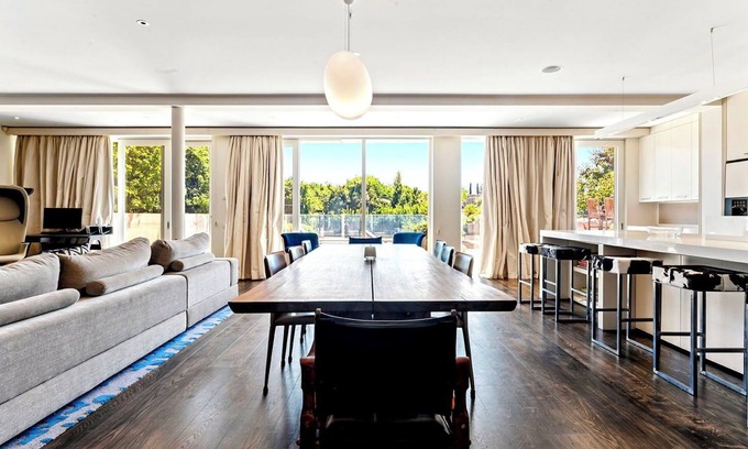 Malvern Casa | Luxico Malvern Oasis (With Car Parking)