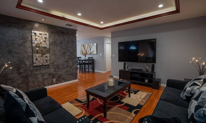 Fairfield Casa | LuxoStays | Charming 4BR w/ large backyard/firepit