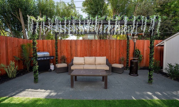 Fairfield Casa | LuxoStays| Sleep 14! Spacious 6BR Nr Napa(10 Bed)