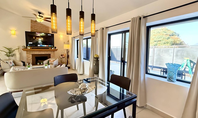 San Antonio Tlayacapan Casa | Luxurious 2 Bedroom Ajijic Home - Walk to Everything - 1 Night Rates Available