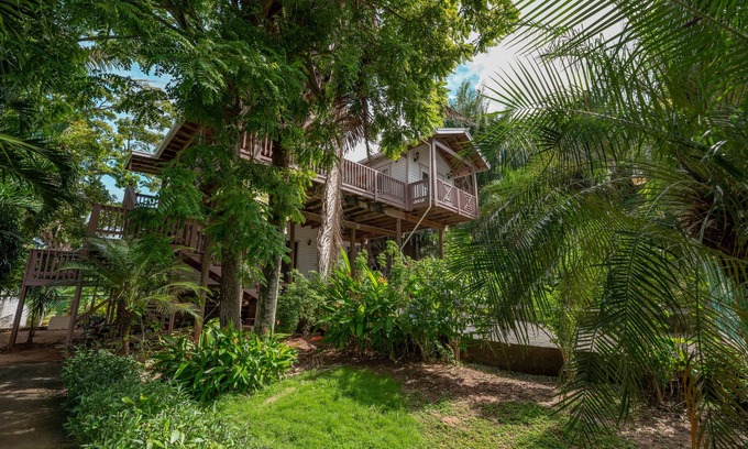 Gibson Bight Casa | Exclusiva & Lujosa Casa Tropical - 5min Playa & Zona Viva