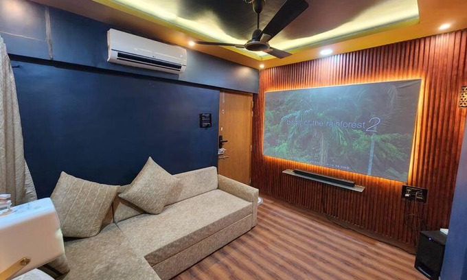 Taloja Apartamento | Luxurious 1 Bedroom Condo with Home Theater System
