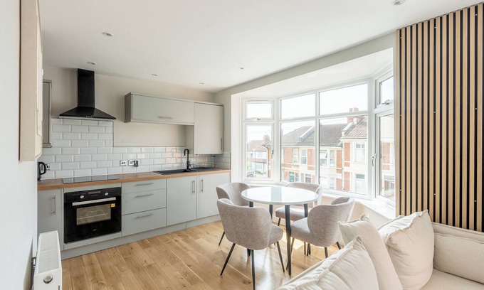 Cribbs Causeway Apartamento | Luxurious 2-Bed Flat /Home Away From Home