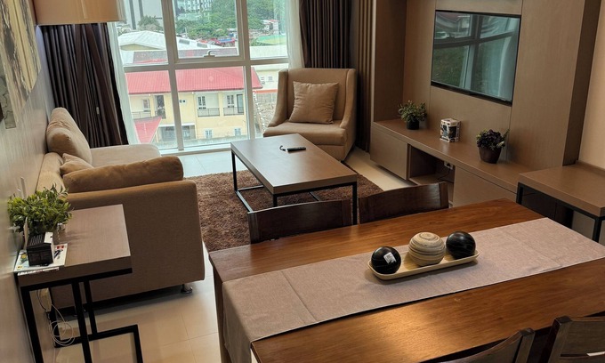 Cebu Condominio | Luxurious 2 bedroom, 2 full bath condo in Cebu City-a few mins away from Ayala!