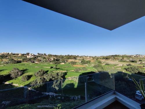 Marsaxlokk Apartamento | Luxurious 2 bedroom apartment with country view