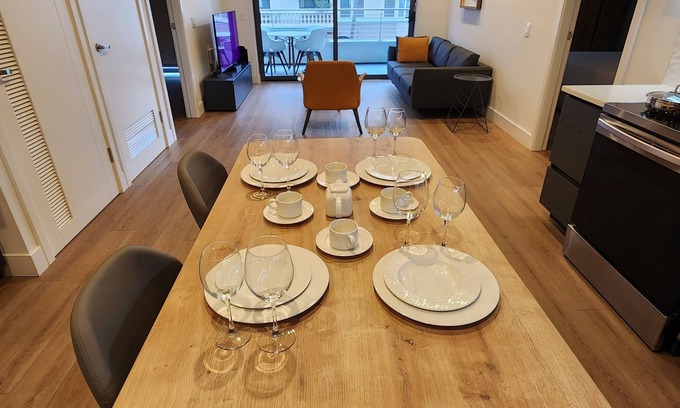 City West Apartamento | Luxurious 2BR 2B Unit w/ Amenities