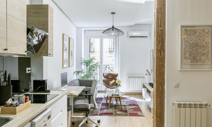 Justicia Apartamento | Luxurious 2BR/2BA in Chueca